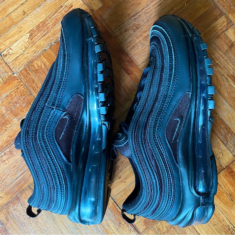 Women’s size 8 Nike Air Max 97 — All black